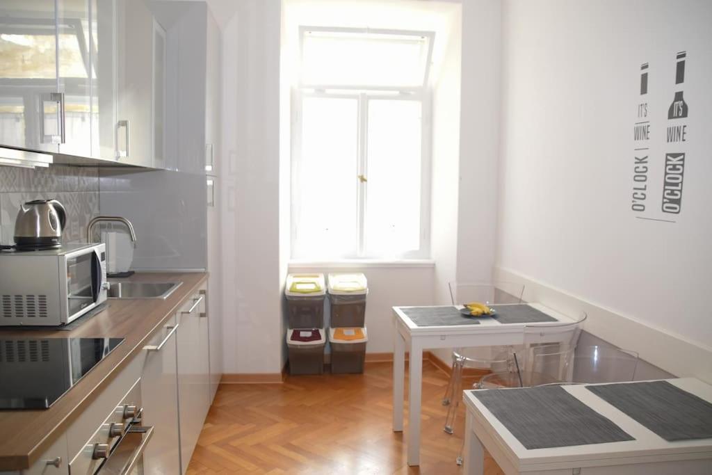 Residence Montanelli Trieste Exterior foto